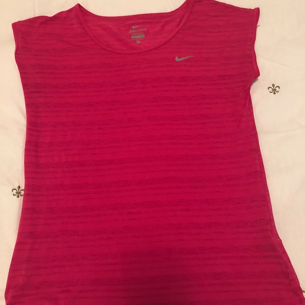 Nike, size small